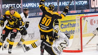 Västerås har precis gjort 3-1. Målskytt, en jublande KelseyTessier.